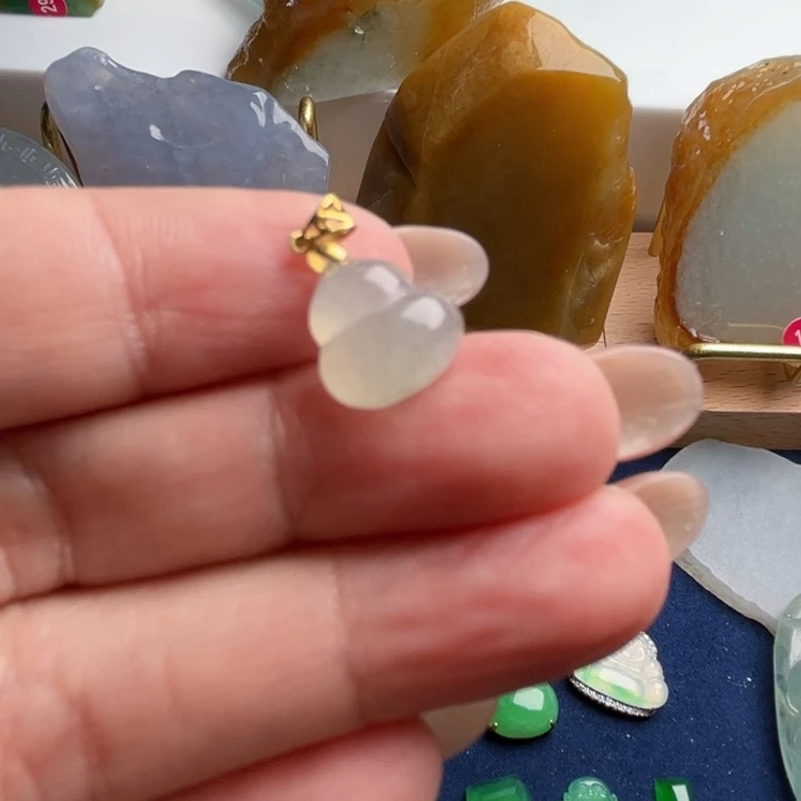 翡翠18K金镶嵌颈饰天然翡翠