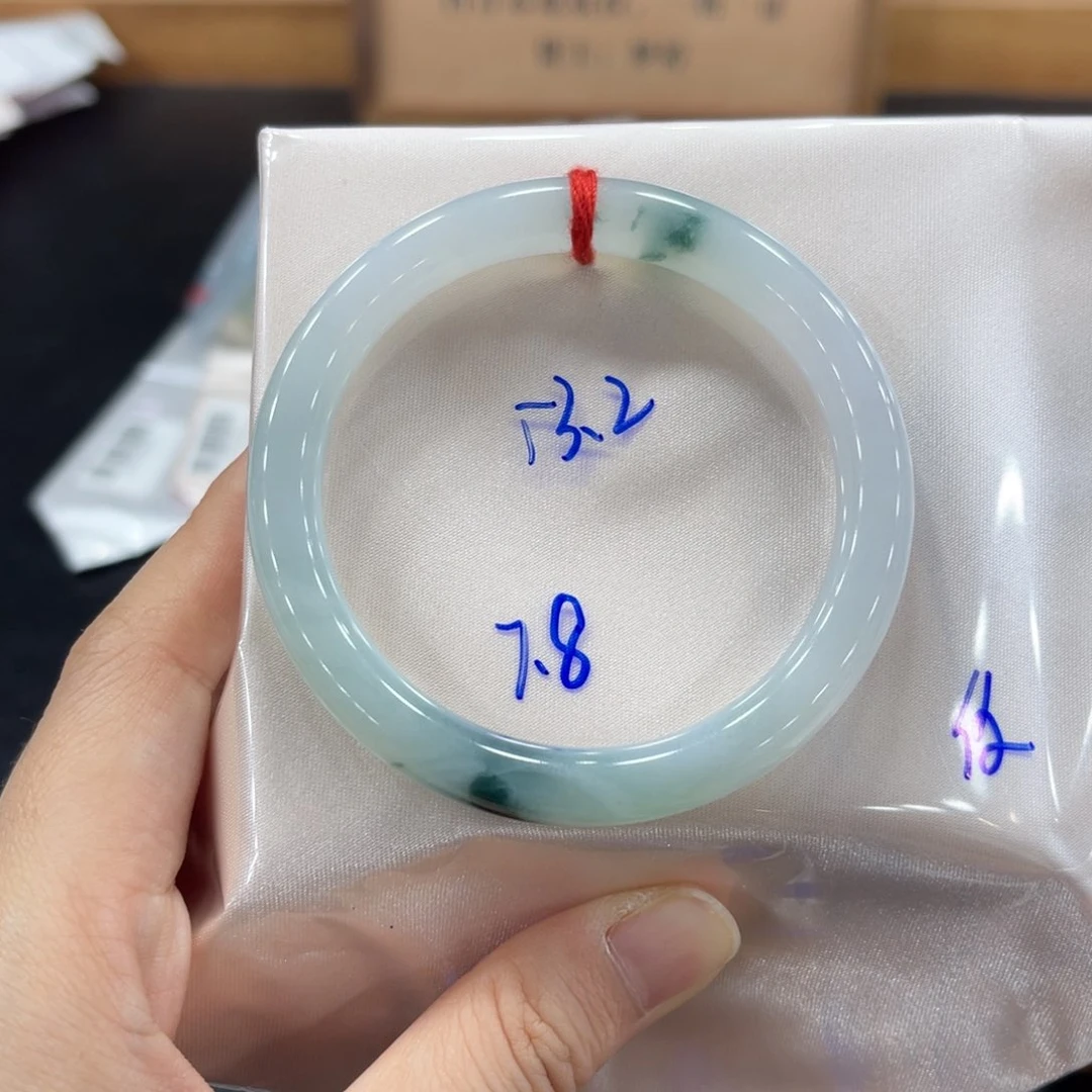未镶嵌手镯翡翠翡翠