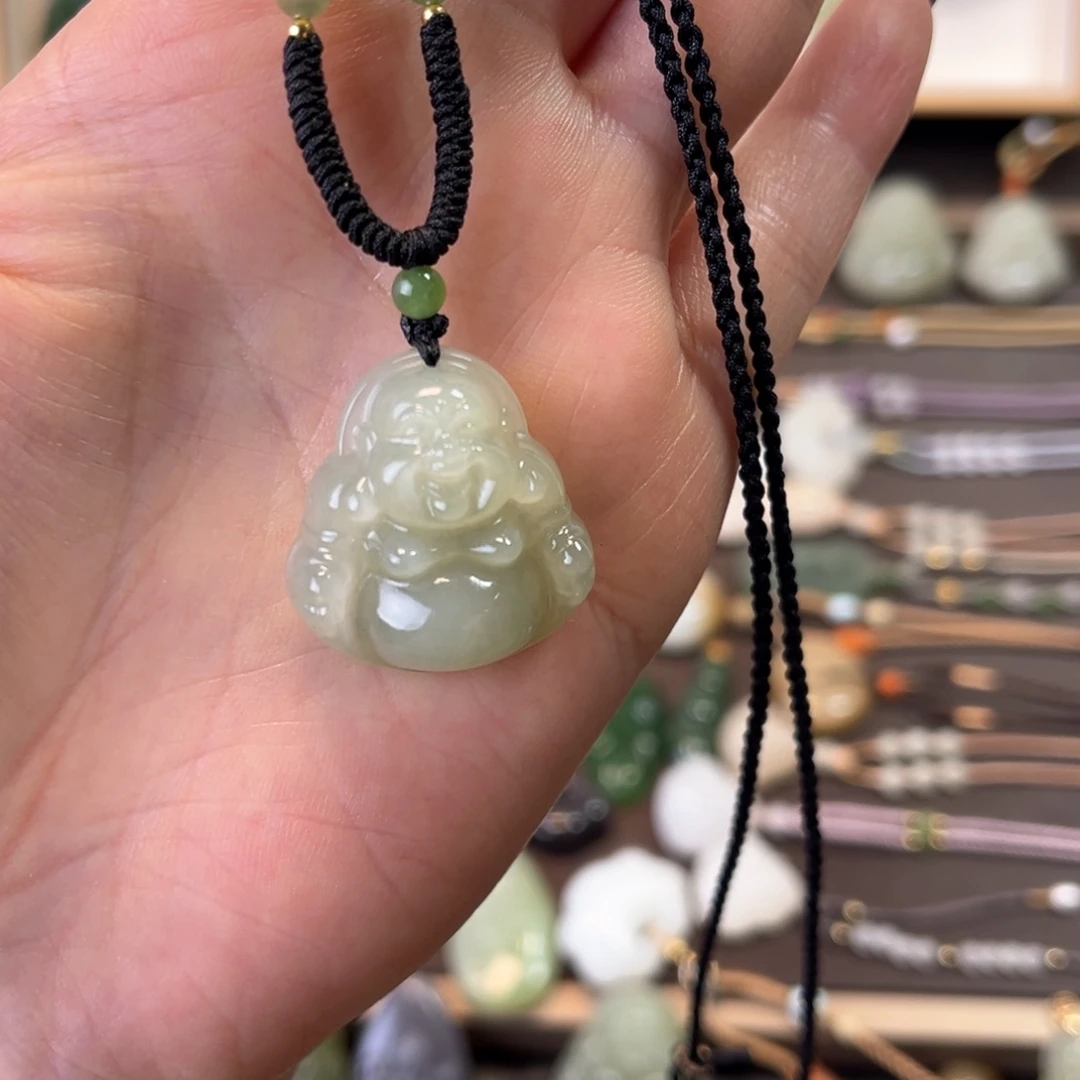 和田玉颈饰未镶嵌佛公