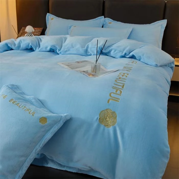 宝宝绒加厚加大抗静电重工刺绣四件套