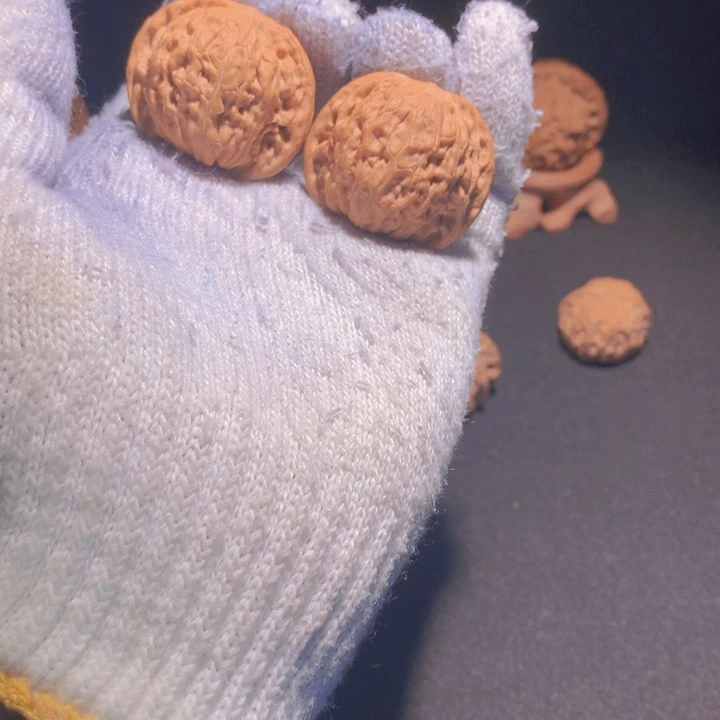 文玩核桃把件小红皮正磨