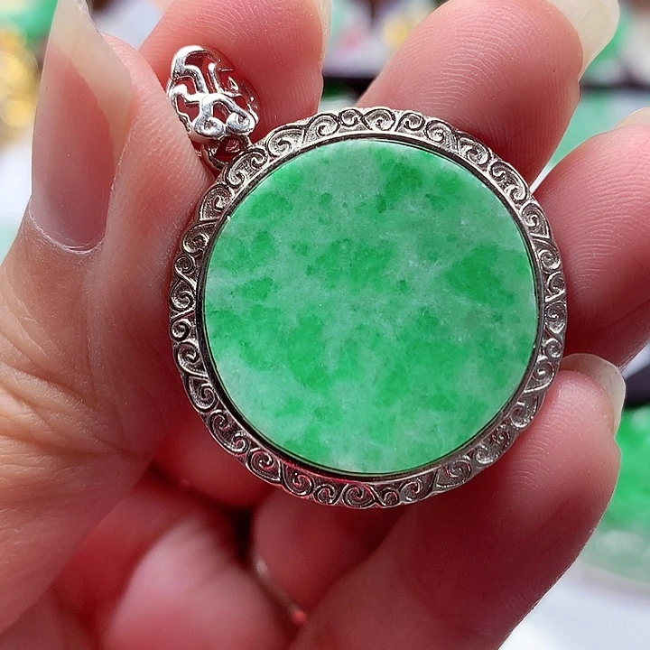 翡翠银S925镶嵌颈饰翡翠