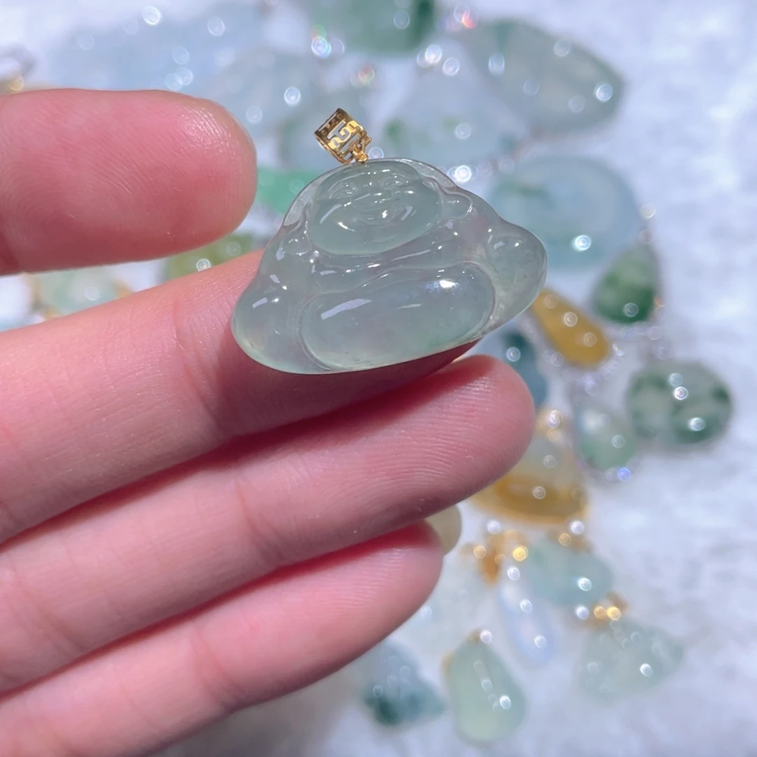 翡翠18K金镶嵌颈饰翡翠