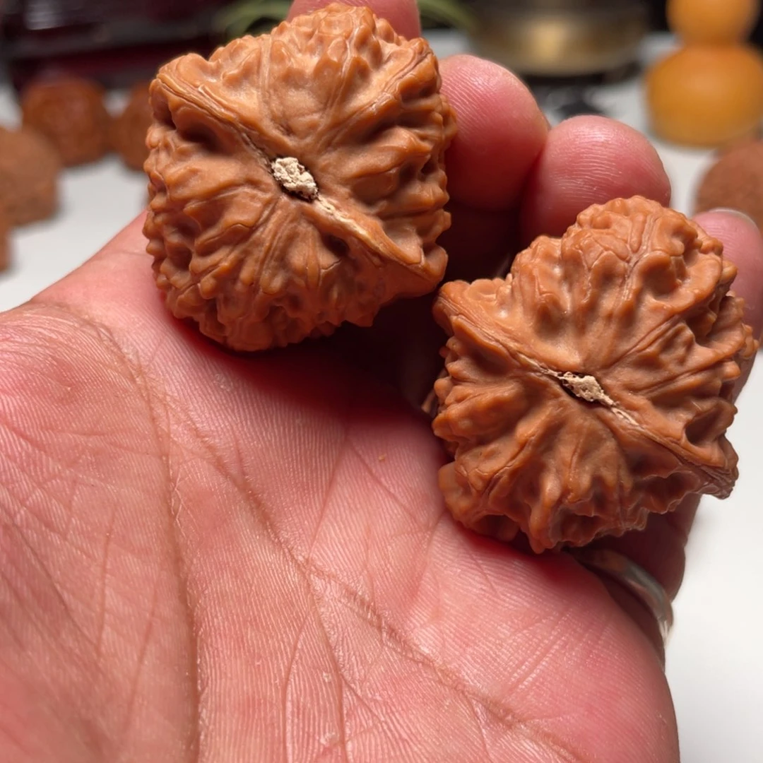 文玩核桃吊坠玉枕