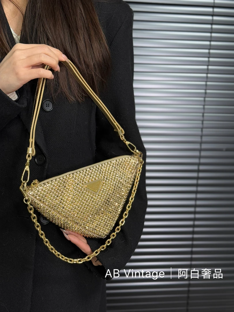 95新 Prada/普拉达 阿白奢品/Prada 满钻三角包
