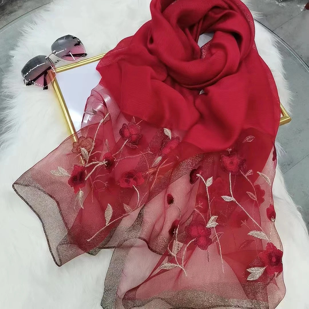 C231 金丝曼妙 枣红色 桑蚕丝羊毛刺绣丝巾围巾披肩70*180