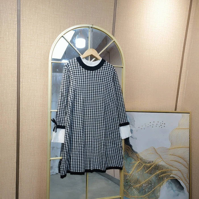 AE927孕妇黑色格子毛衣裙100-140