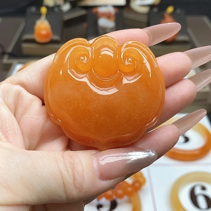 石英质玉（黄龙玉）未镶嵌吊坠