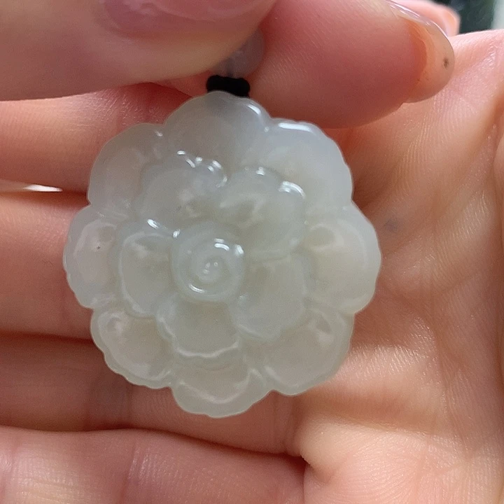 洒***脱颈饰未镶嵌和田玉