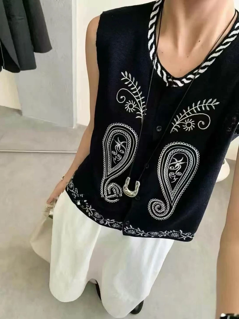 Manmi 腰果花刺绣针织马甲 6112