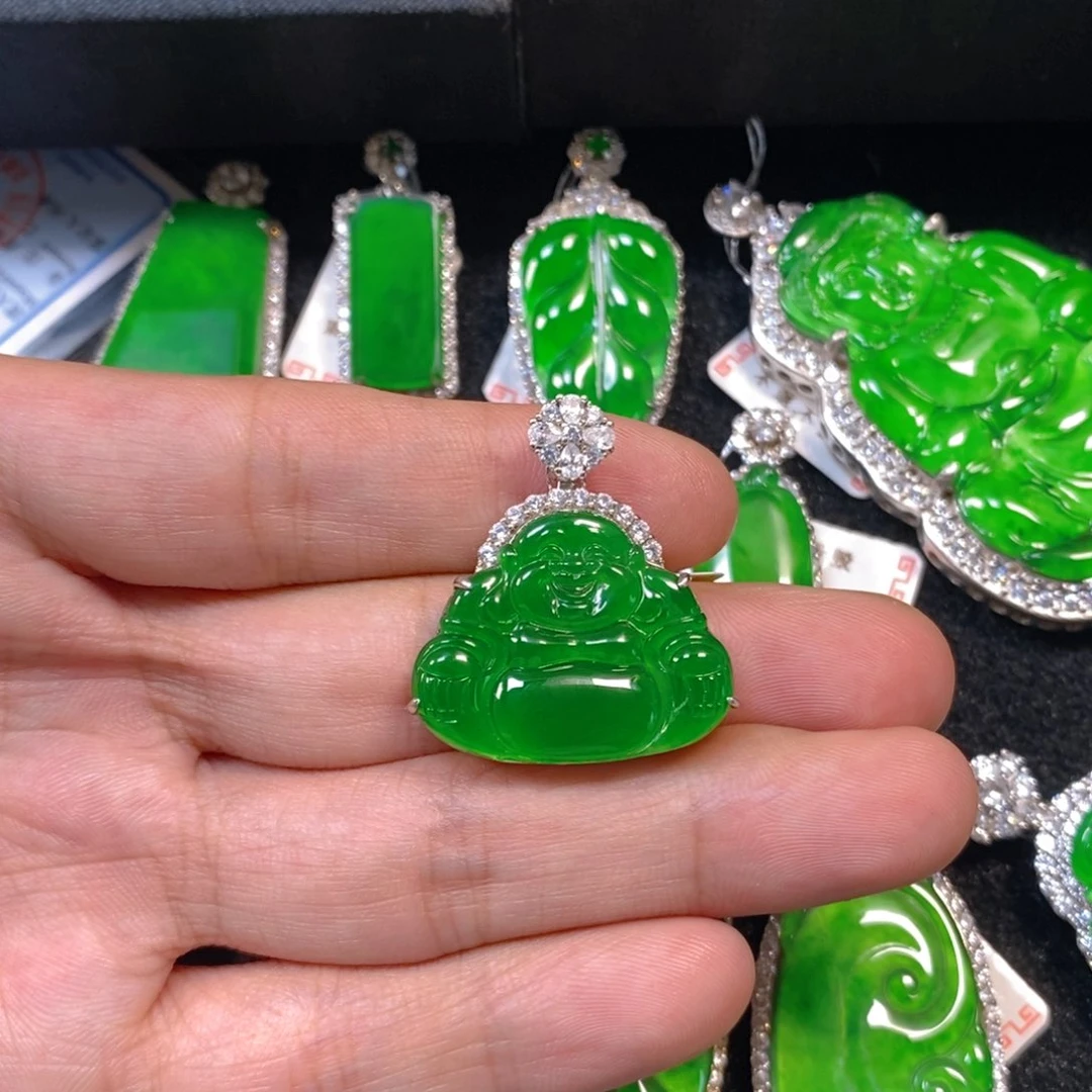 颈饰银S925镶嵌翡翠佛公吊坠