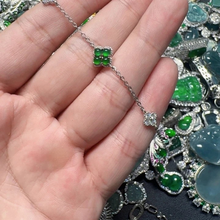 翡翠未镶嵌颈饰天然A货翡翠放漏