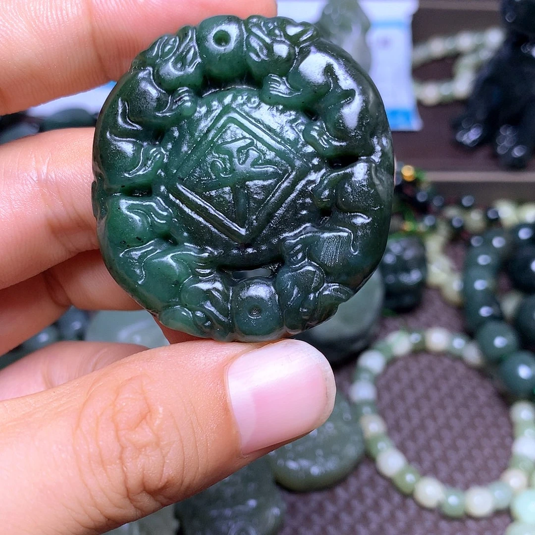 颈饰未镶嵌和田玉