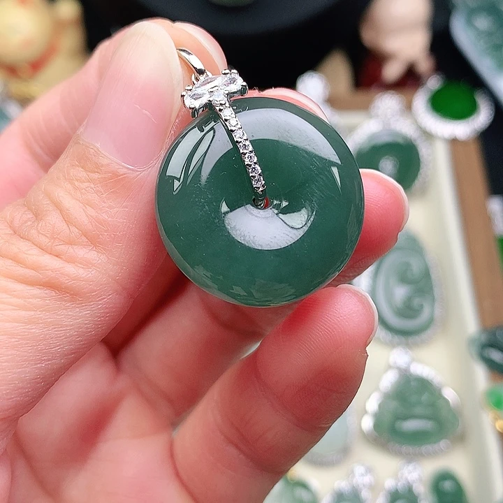 颈饰银S925镶嵌翡翠吊坠