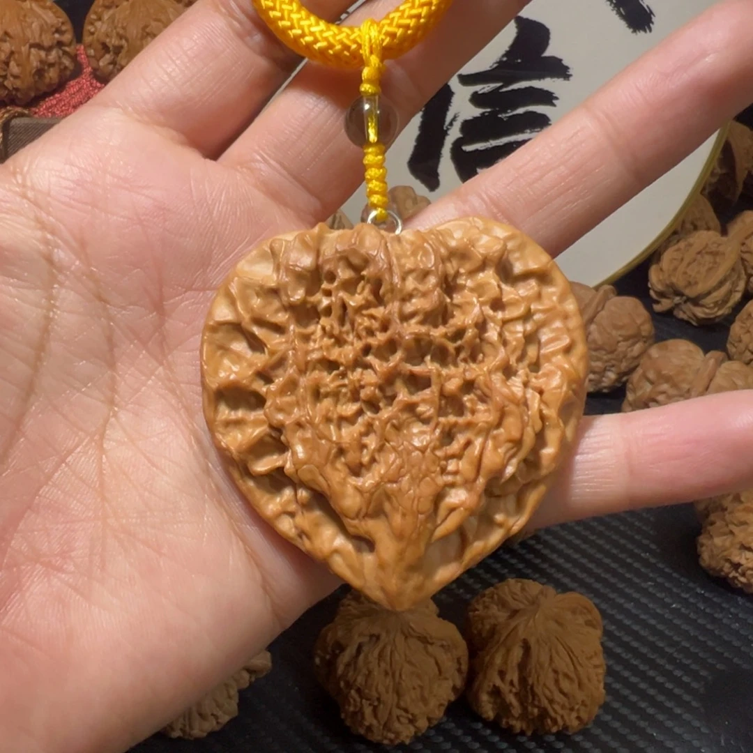 核桃官帽压扁爱心牌牌