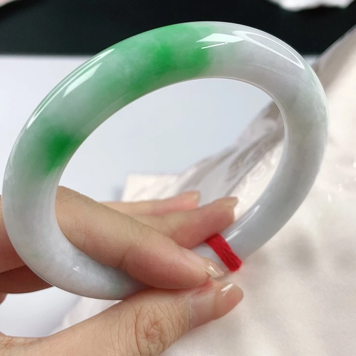 未镶嵌手镯翡翠，324