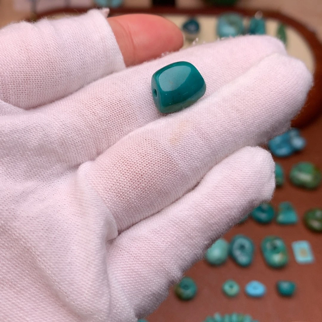 凡***传未镶嵌绿松石珠宝奇石