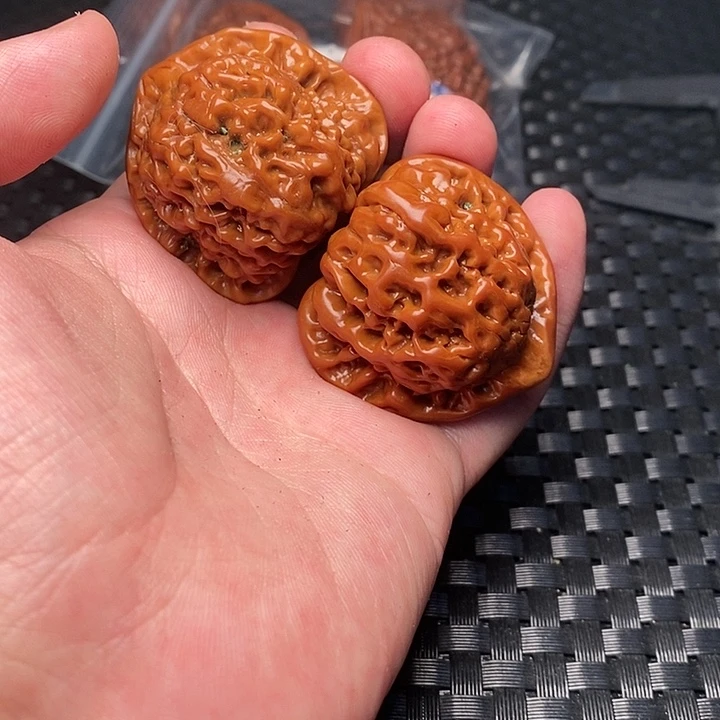 【闪购商品】文玩核桃吊坠明天