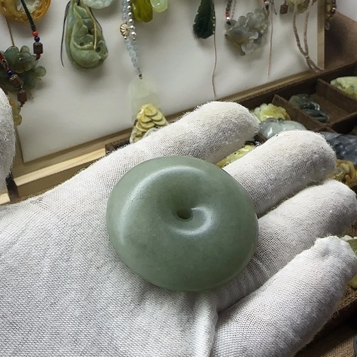 岫玉合金颈饰平安扣1