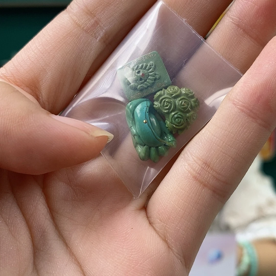 绿松石未镶嵌珠宝奇石