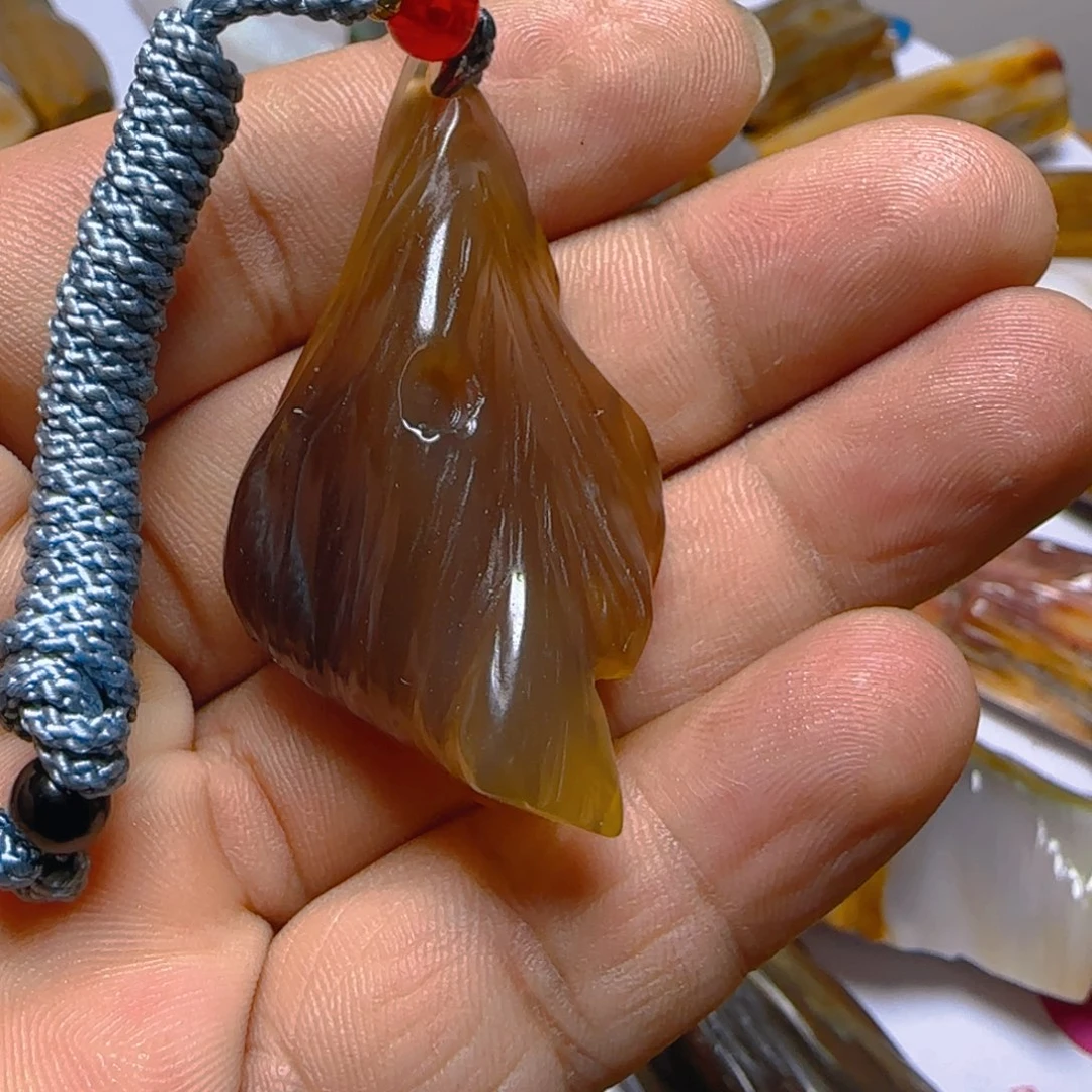 硅化玉未镶嵌挂件