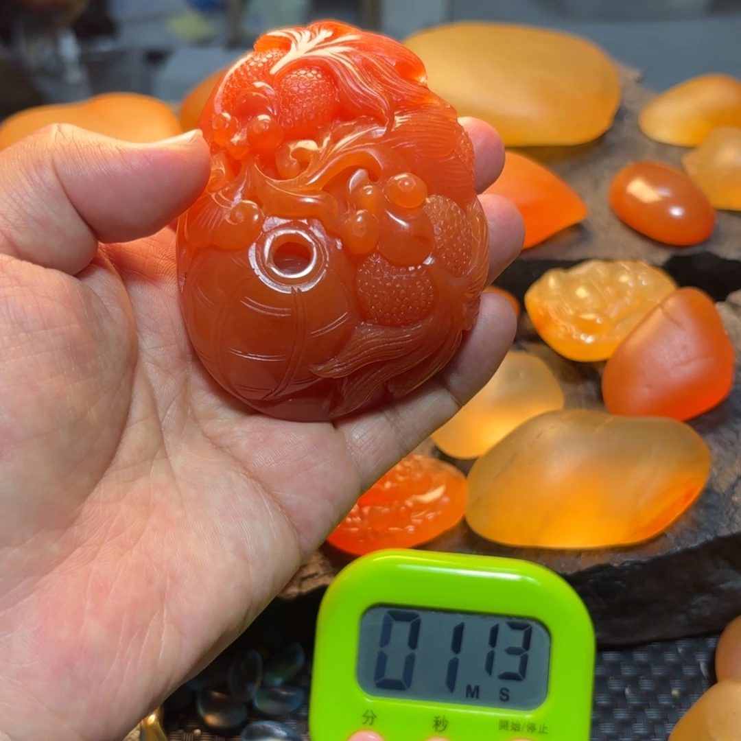 无***聊石英岩玉未镶嵌手把件