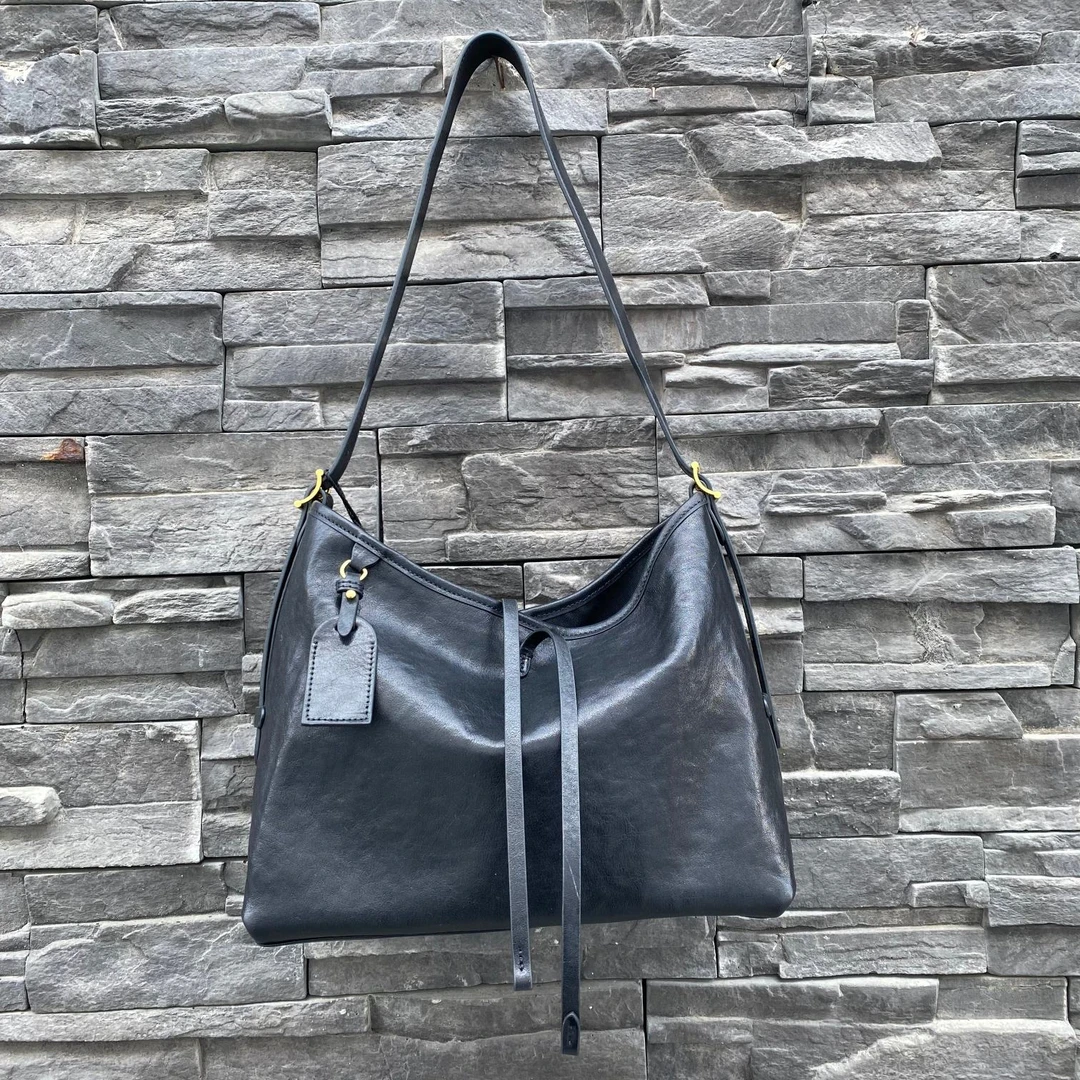 【包尚时代】61321女士单肩斜跨包时尚休闲百搭黑色棕色简约潮流包