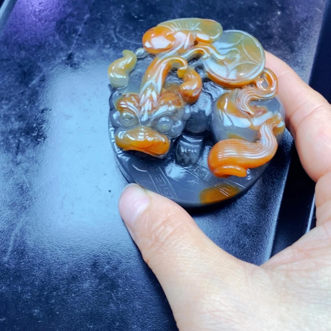 石英质玉（黄龙玉）未镶嵌颈饰