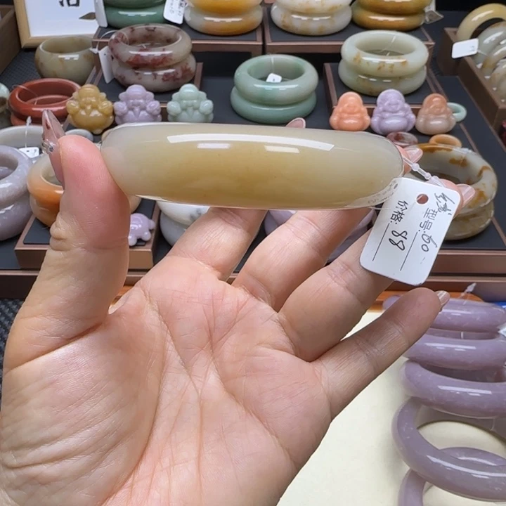 石英岩玉未镶嵌手镯