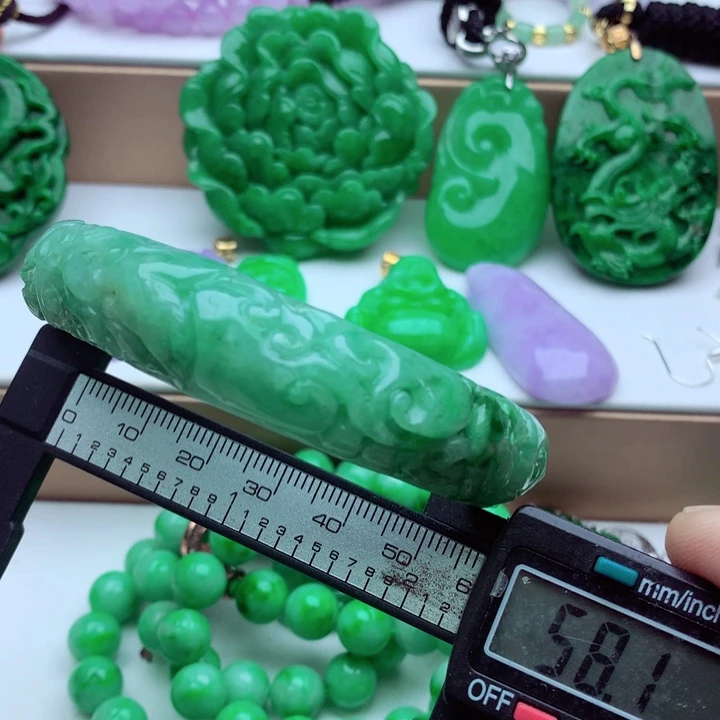 翡翠未镶嵌手镯．．．，