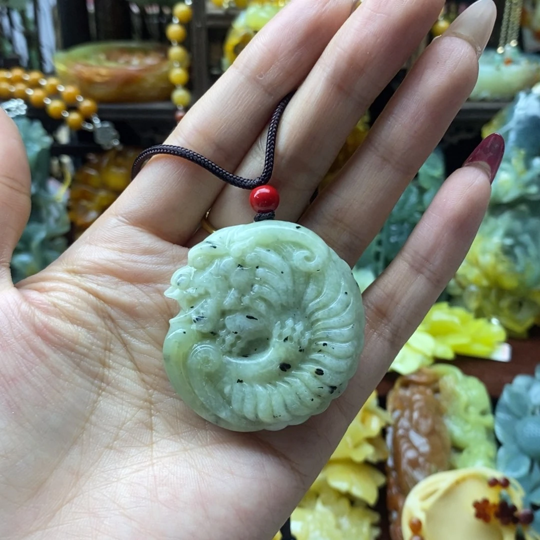 蛇纹石玉颈饰未镶嵌