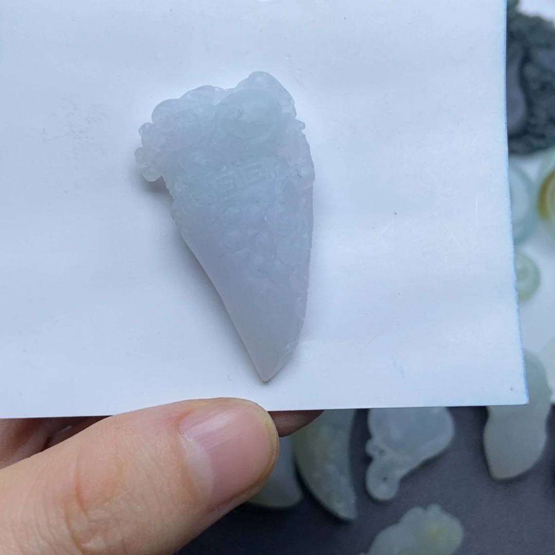 未镶嵌定制翡翠牙