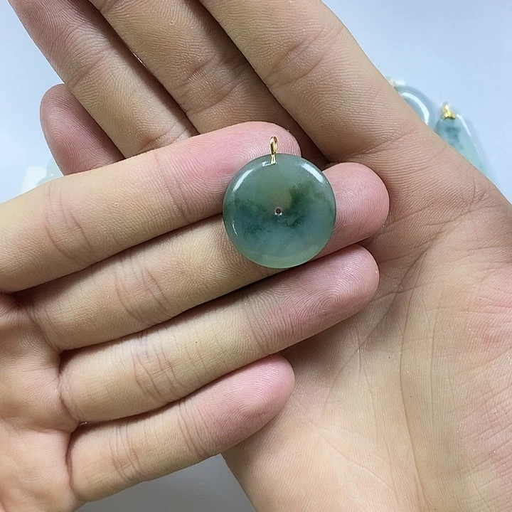 翡翠未镶嵌颈饰天然缅甸a货翡翠