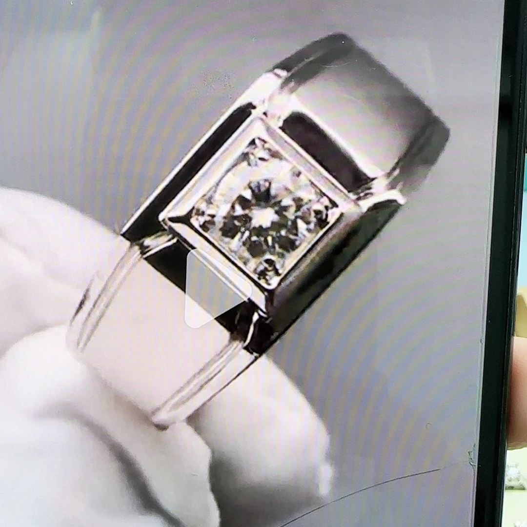 实验室培育钻石18K金镶嵌0.5ct，d，vvs2