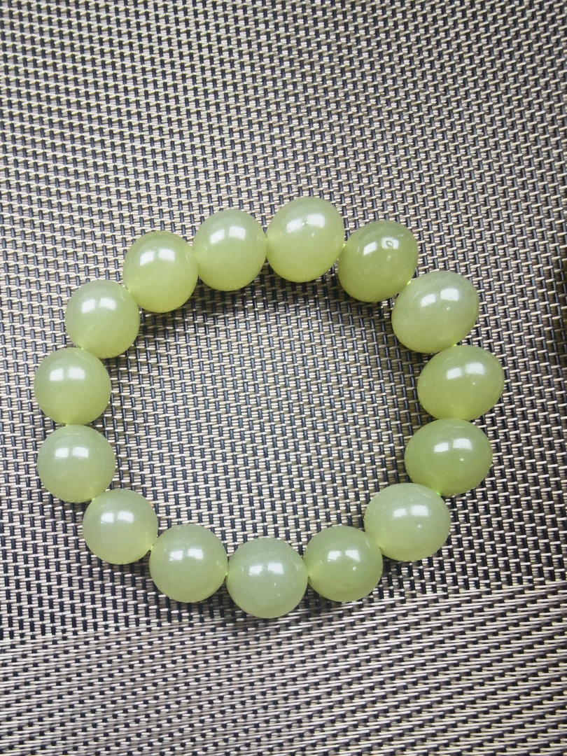 主播推荐青海湖水绿玉石手链卡10卡12卡14