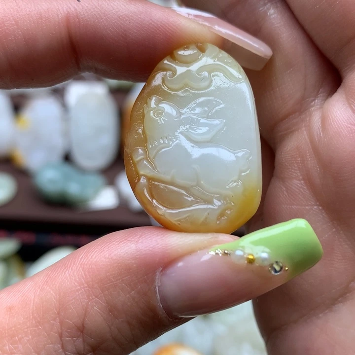 和田玉未镶嵌颈饰