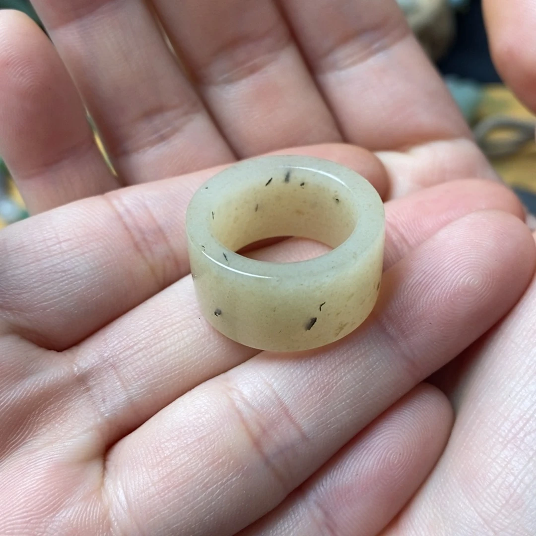 和田玉戒指18未镶嵌