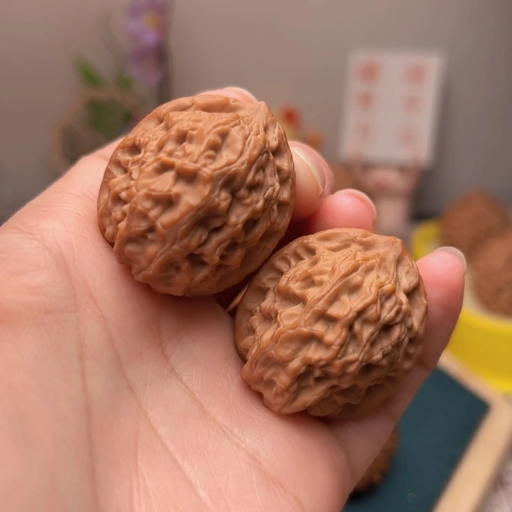 文玩核桃吊坠摩*隆玉枕