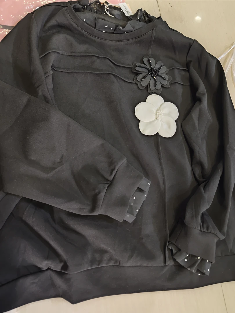 12916（u）立体装饰黑色秋季宽松春款女落肩袖运动宽松型卫衣休闲