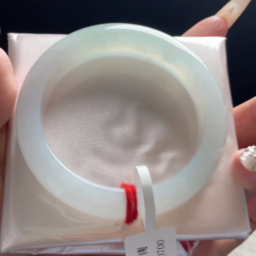 翡翠未镶嵌手镯三天鉴赏