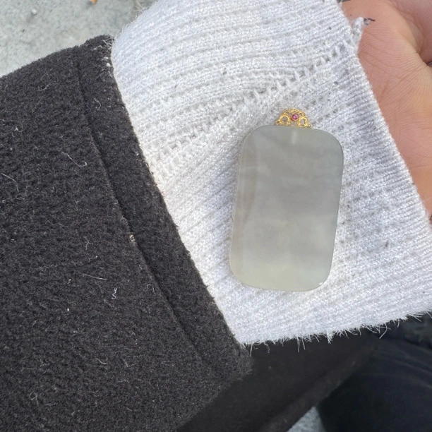 和田玉烟紫18k无事牌