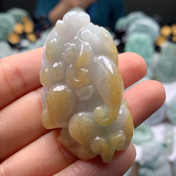 翡翠未镶嵌颈饰大貔貅福利卡厚24+