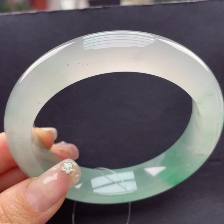 未镶嵌手镯石英质玉