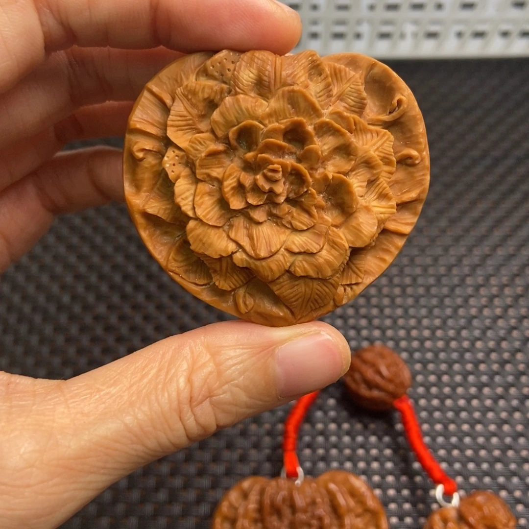 文玩核桃吊坠花开富贵50尺寸无瑕