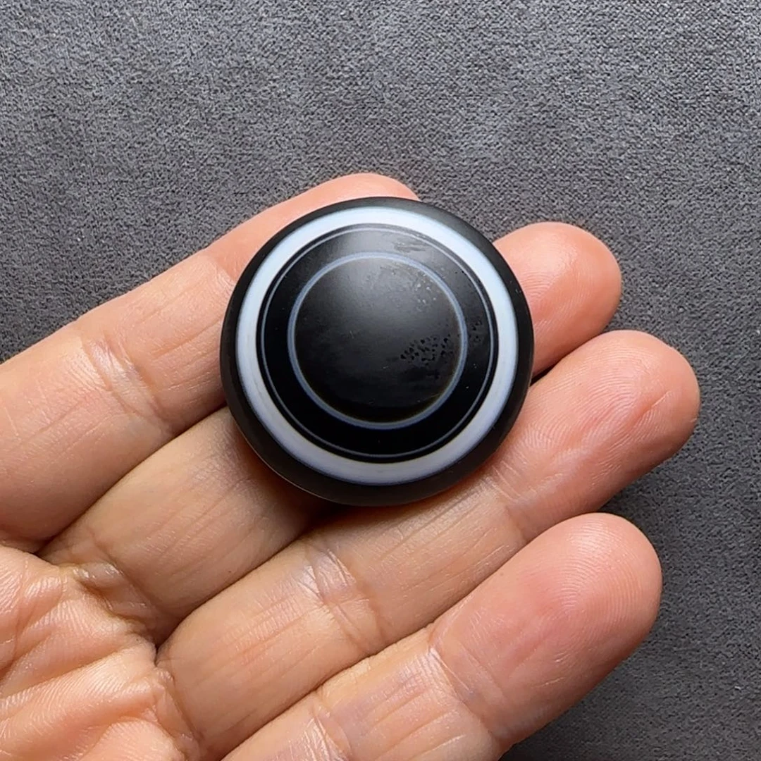 玛瑙/玉髓颈饰未镶嵌?