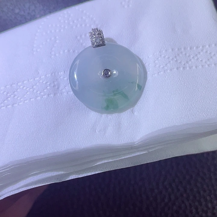 翡翠颈饰18K金镶嵌翡翠