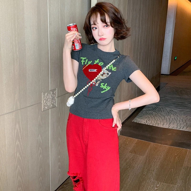 MIUCO美式休闲字母卡通植绒爱心修身圆领短款T恤女