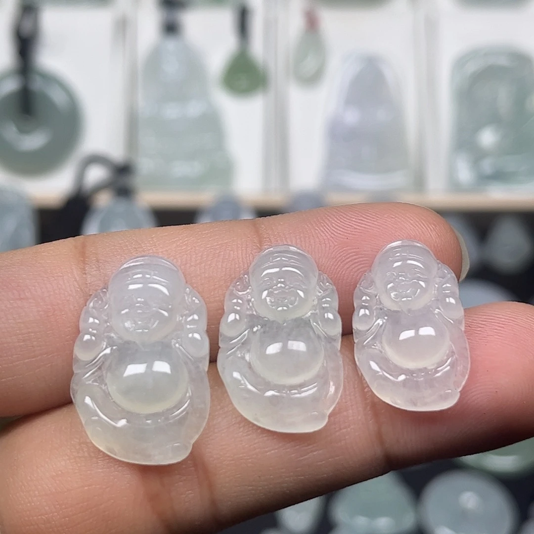 翡翠未镶嵌颈饰缅甸天然翡翠多样性发货发其一