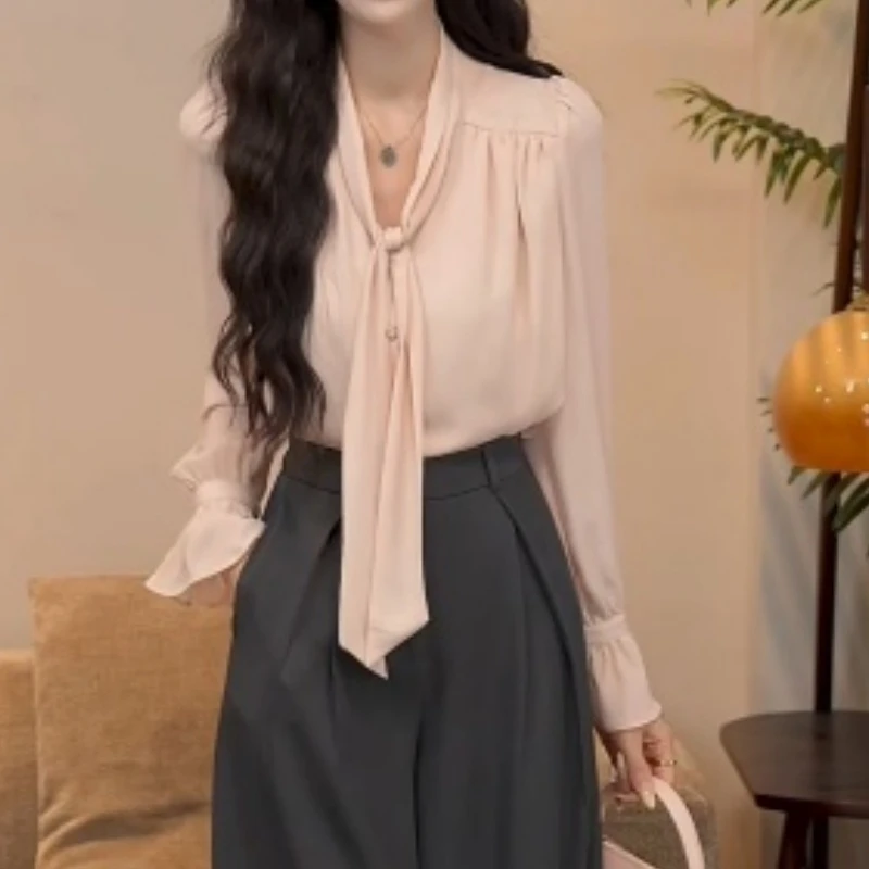 【云栖竹径】2025秋季新款气质粉色洋气休闲绑带衬衫LK2505643