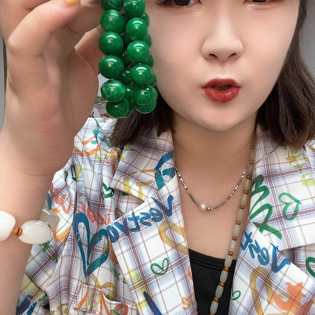 蛇纹石玉未镶嵌颈饰